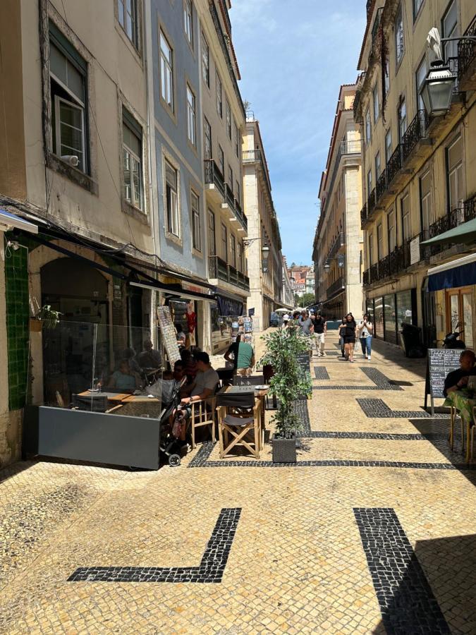 Appartement Chic Urban Retreat At Downtown With Balcony & Views à Lisboa Extérieur photo